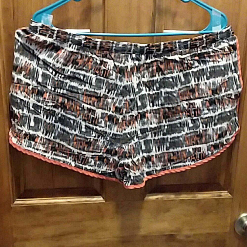 Shorts - Picture 4 of 4